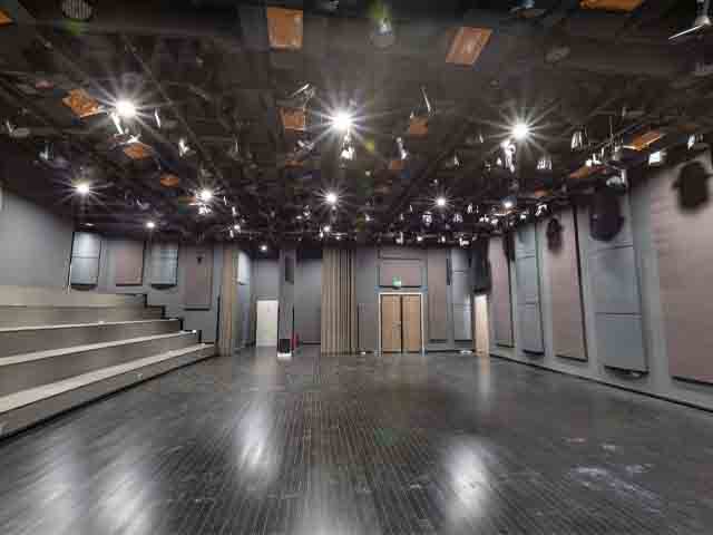 重庆人文科技学院黑匣子剧场声学装修改造