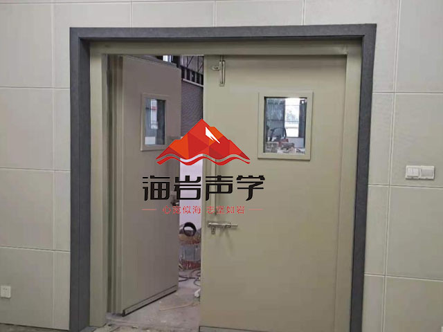 李尔静音房